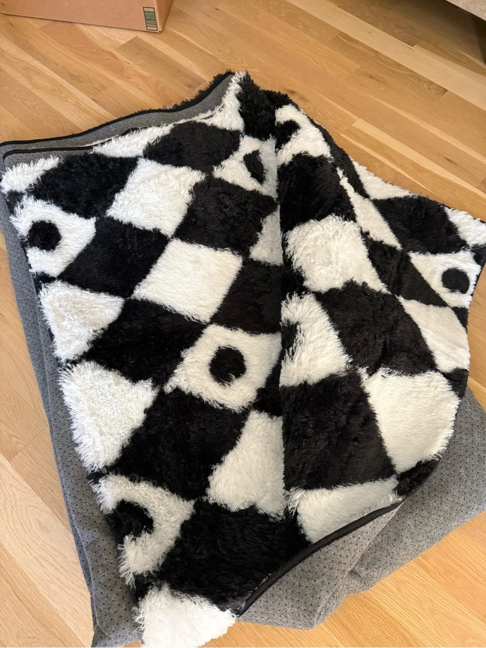 Plush Black and White Diamond Shag Area Rug - Home Accents